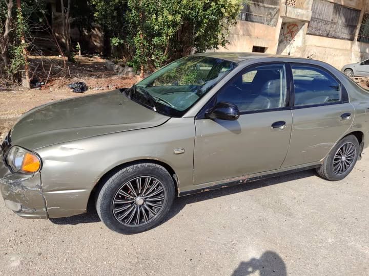 كيا شوما 2002