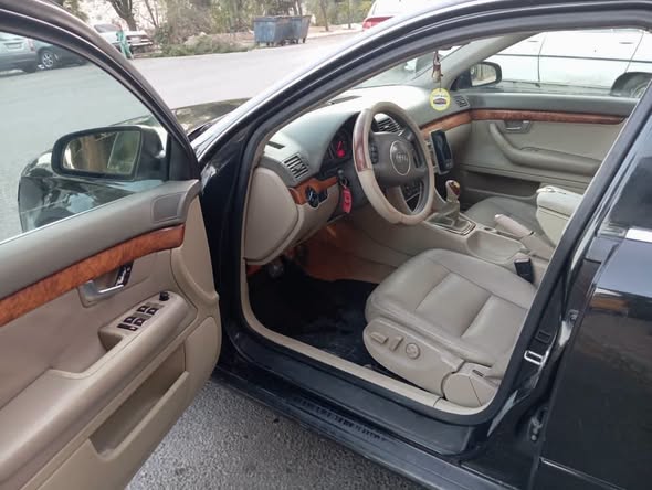 أودي A4 2005 - صورة 4