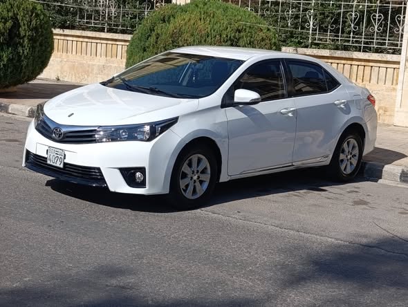 تويوتا كورولا 2015 - صورة 1