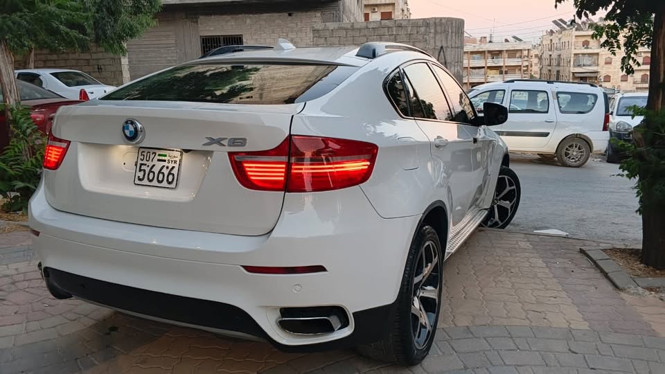 بي إم دبليو X6 2012 - صورة 1