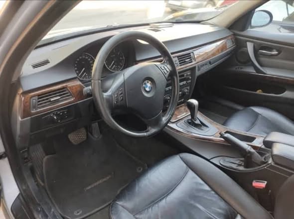 بي إم دبليو 320i 2007 - صورة 2