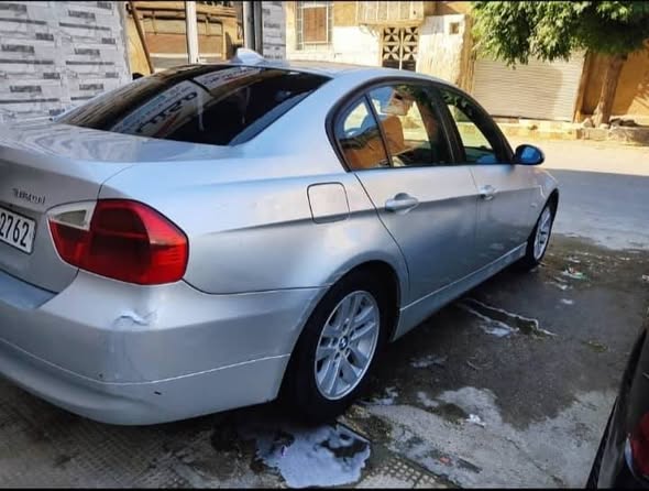 بي إم دبليو 320i 2007 - صورة 3
