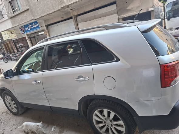 كيا سورينتو 2011 - صورة 4