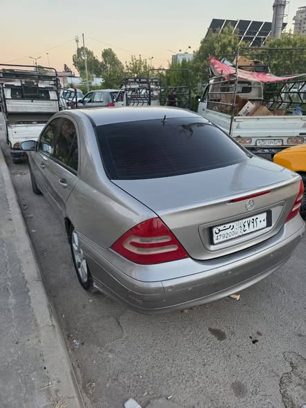 مرسيدس C200 2008 - صورة 2