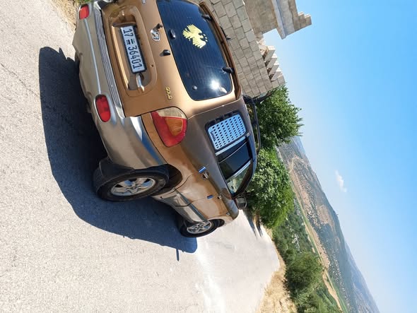 هيونداي سنتافي 2002 - صورة 4