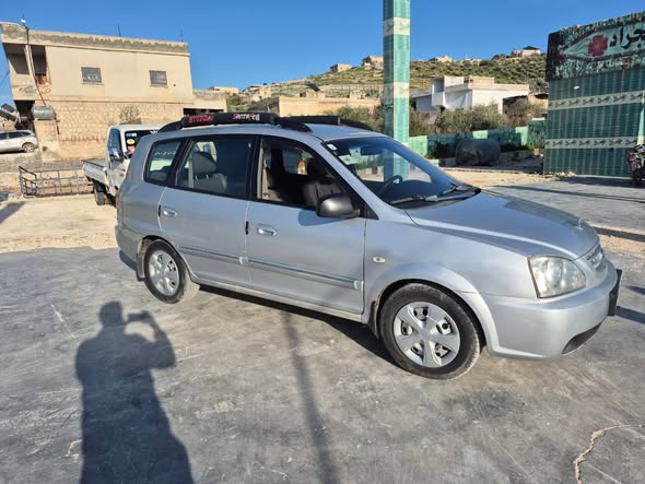 كيا كارينز 2006 - صورة 1