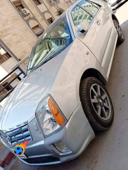 كاديلاك SRX 2004 - صورة 1