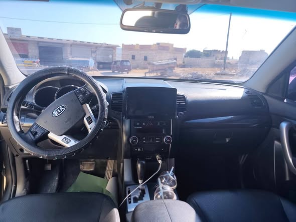 كيا سيرنتو 2010 - صورة 5