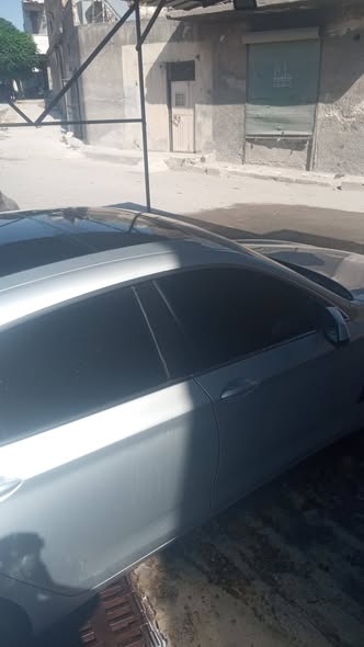 بي ام دبليو 5 Series GT 2013 - صورة 4