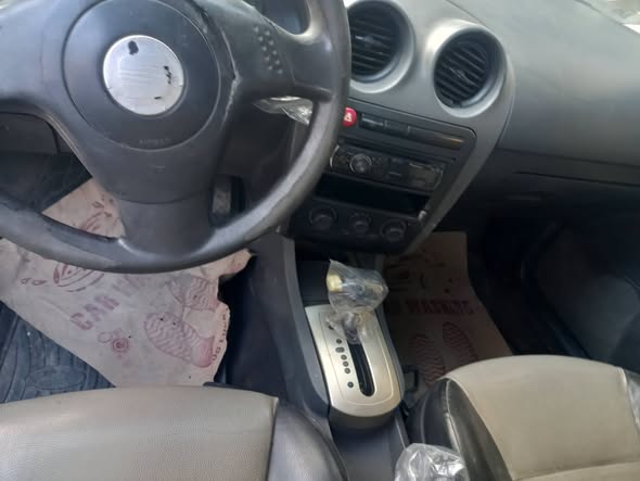 سيات ابيزا 2004 - صورة 3