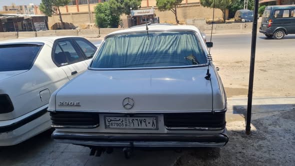 مرسيدس 230 1978 - صورة 1