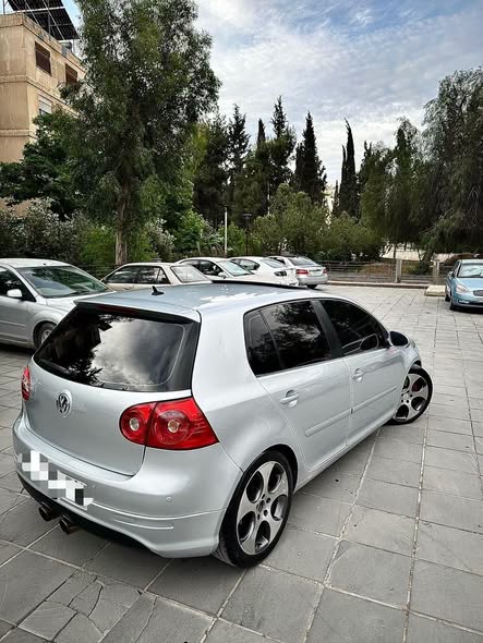 فولكس فاجن غولف GTI 2006 - صورة 1