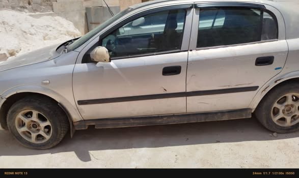 اوبل أسترا 2000 - صورة 1