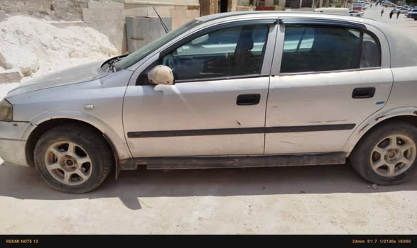 اوبل أسترا 2000 - صورة 2
