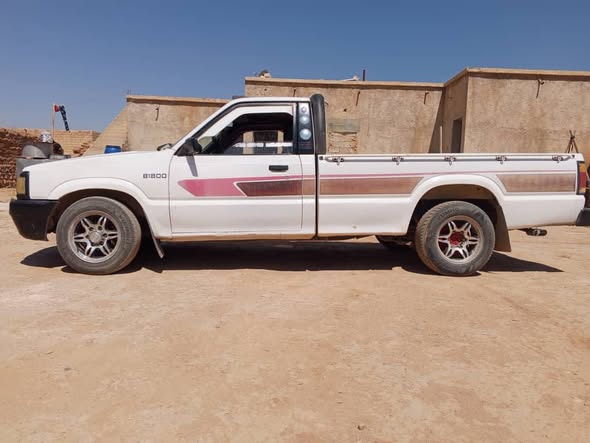 مازدا B1800 1998 - صورة 4