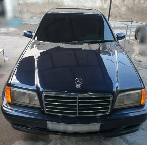 مرسيدس C180 2000 - صورة 2