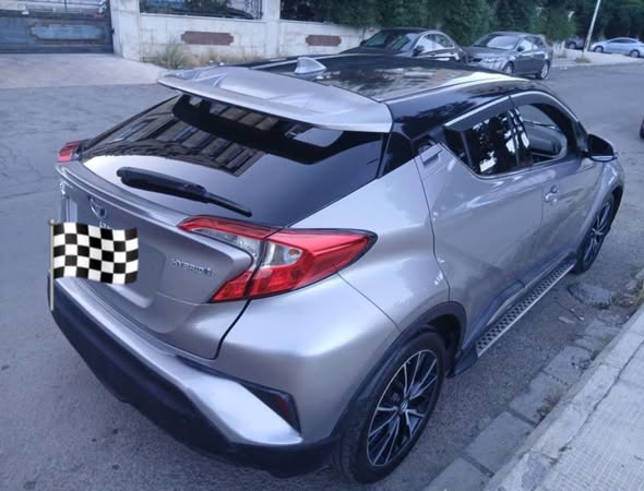 تويوتا C-HR 2018 - صورة 2
