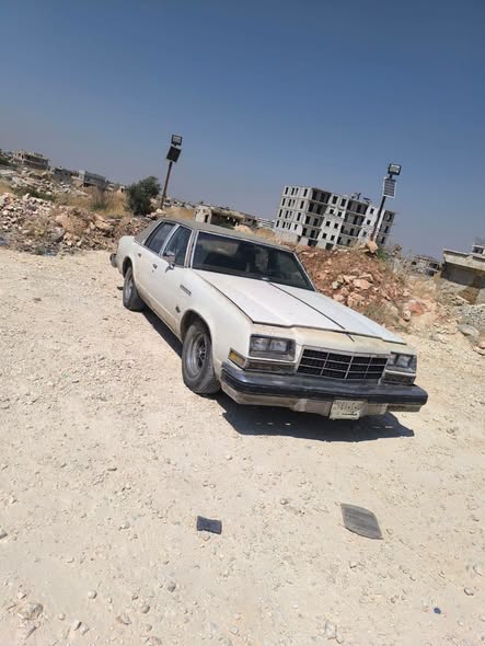 بويك لايبر 1977 - صورة 1