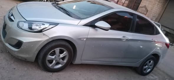 هونداي اكسنت 2015 - صورة 4