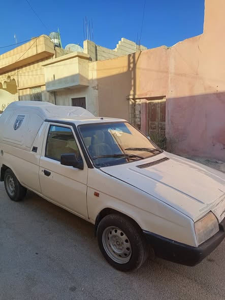 سكودا بيك أب 1994 - صورة 3