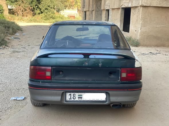 مازدا 323 1997 - صورة 3