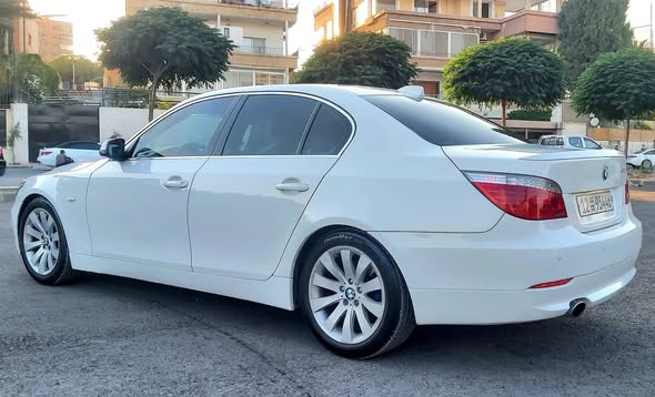 بي إم دبليو 520 2011 - صورة 4