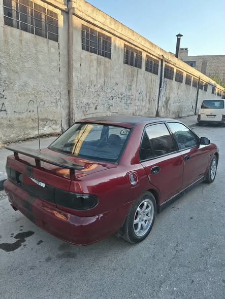 ميتسوبيشي لانسر 1992 - صورة 2