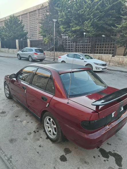 ميتسوبيشي لانسر 1992 - صورة 4