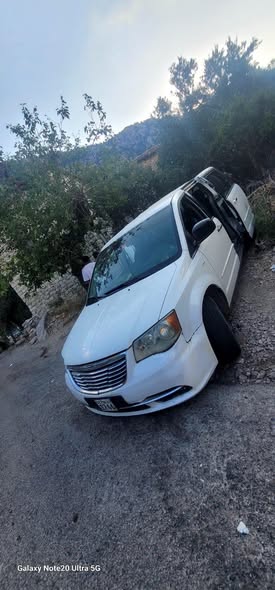 كرايسلر فوياجر 2011 - صورة 2
