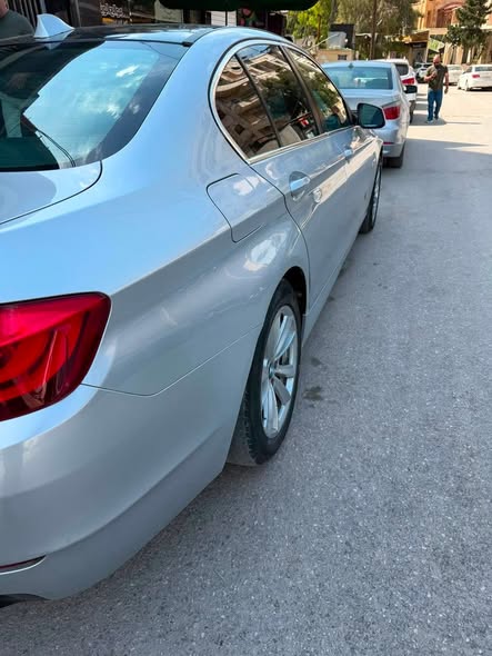 بي إم دبليو 520d 2011 - صورة 2