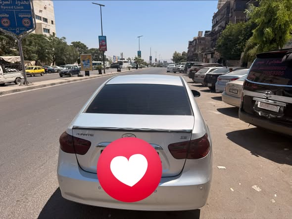 هيونداي افانتي 2010 - صورة 2