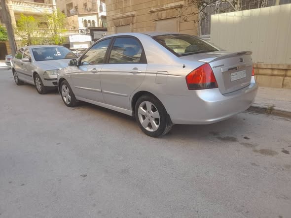 كيا سيراتو 2008 - صورة 2