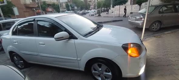 كيا ريو 2011 - صورة 2