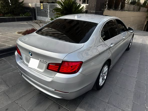 بي إم دبليو 528i 2012 - صورة 2