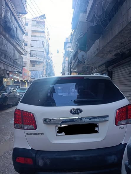 كيا سورينتو 2011 - صورة 2