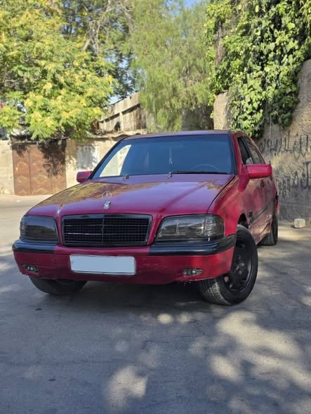 مرسيدس c220 2001 - صورة 1