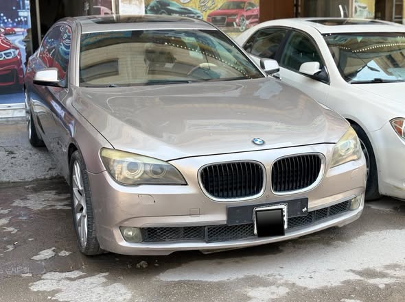 بي إم دبليو 750 2012 - صورة 2