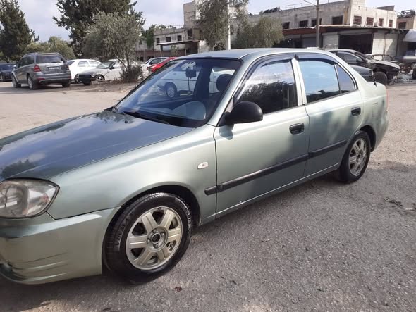 هيونداي فيرنا 2005 - صورة 2