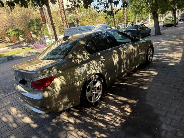 بي إم دبليو 525i 2007 - صورة 2