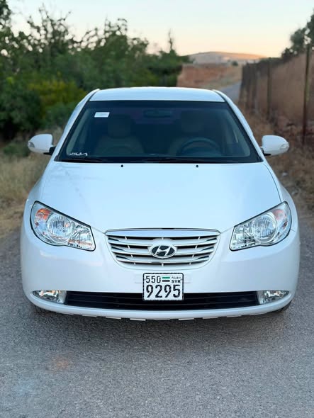 هيونداي افانتي 2010 - صورة 1