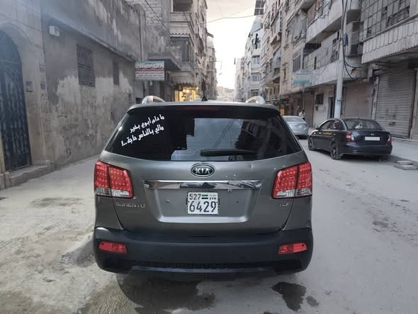 كيا سورينتو 2011 - صورة 2