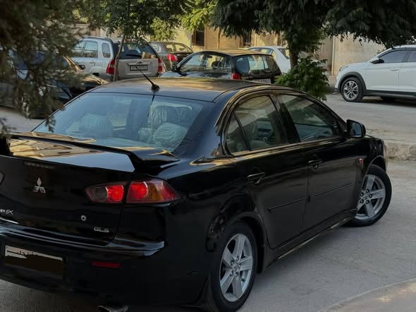 ميتسوبيشي لانسر 2010 - صورة 2