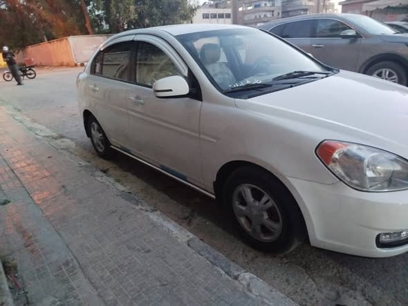 هيونداي فيرنا 2011 - صورة 2