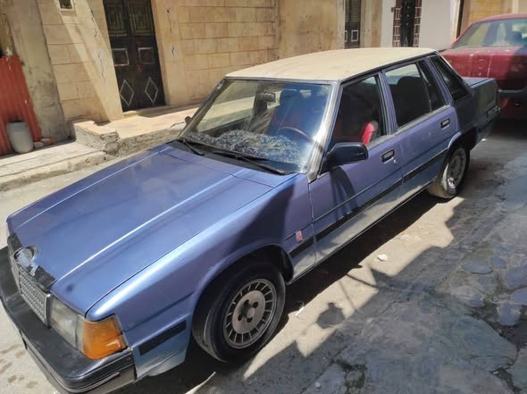 مازدا 929 1983 - صورة 1