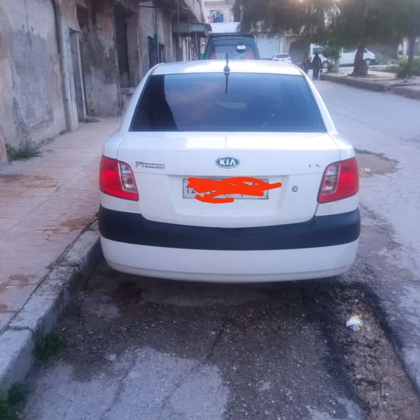 كيا ريو 2010 - صورة 1