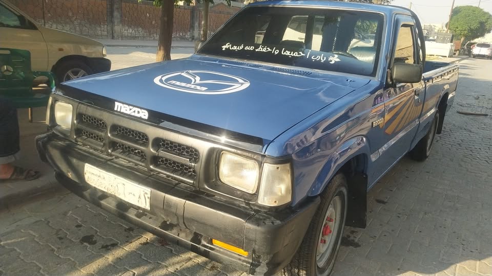 مازدا B2200 1995