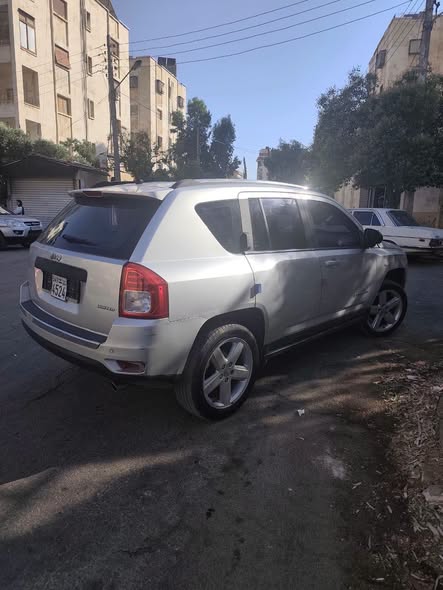 جيب شيروكي 2011 - صورة 2