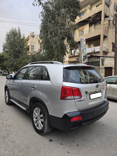 كيا سيرنتو 2010 - صورة 2