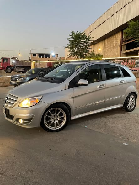 مرسيدس B200 2011 - صورة 1