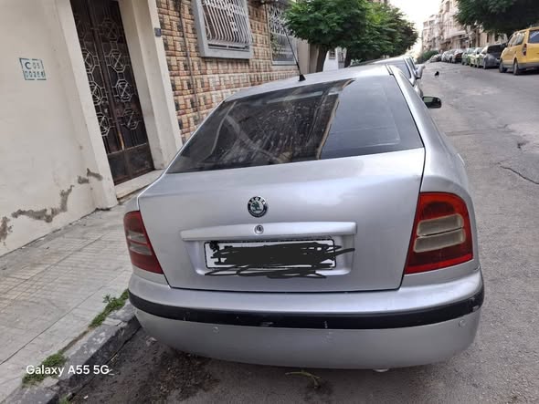 سكودا أوكتافيا 2002 - صورة 2